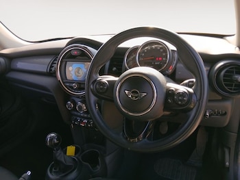 Used MINI Hatch 2018 for sale - 78017541: Photo