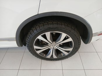 Used Volkswagen Touareg 2015 for sale - 78557338: Photo