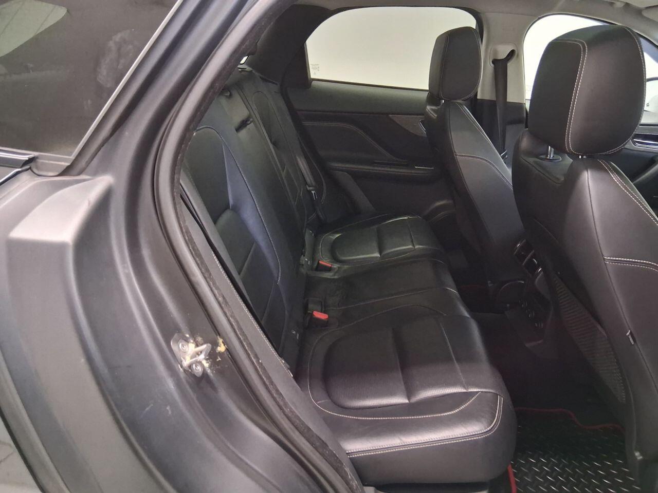 Used Jaguar F-Pace 2016 for sale - 76689776: Photo 13