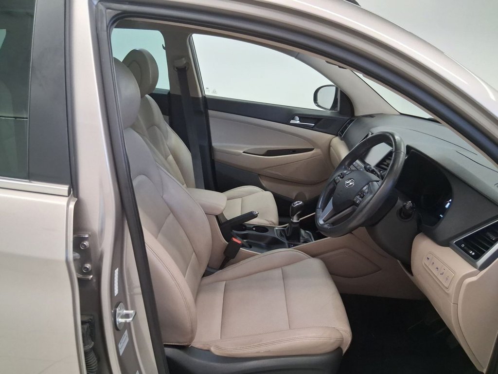 Used Hyundai TUCSON 2017 for sale - 77005373: Photo 12