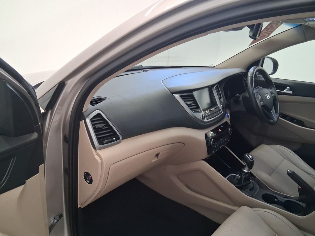 Used Hyundai TUCSON 2017 for sale - 77005373: Photo 14