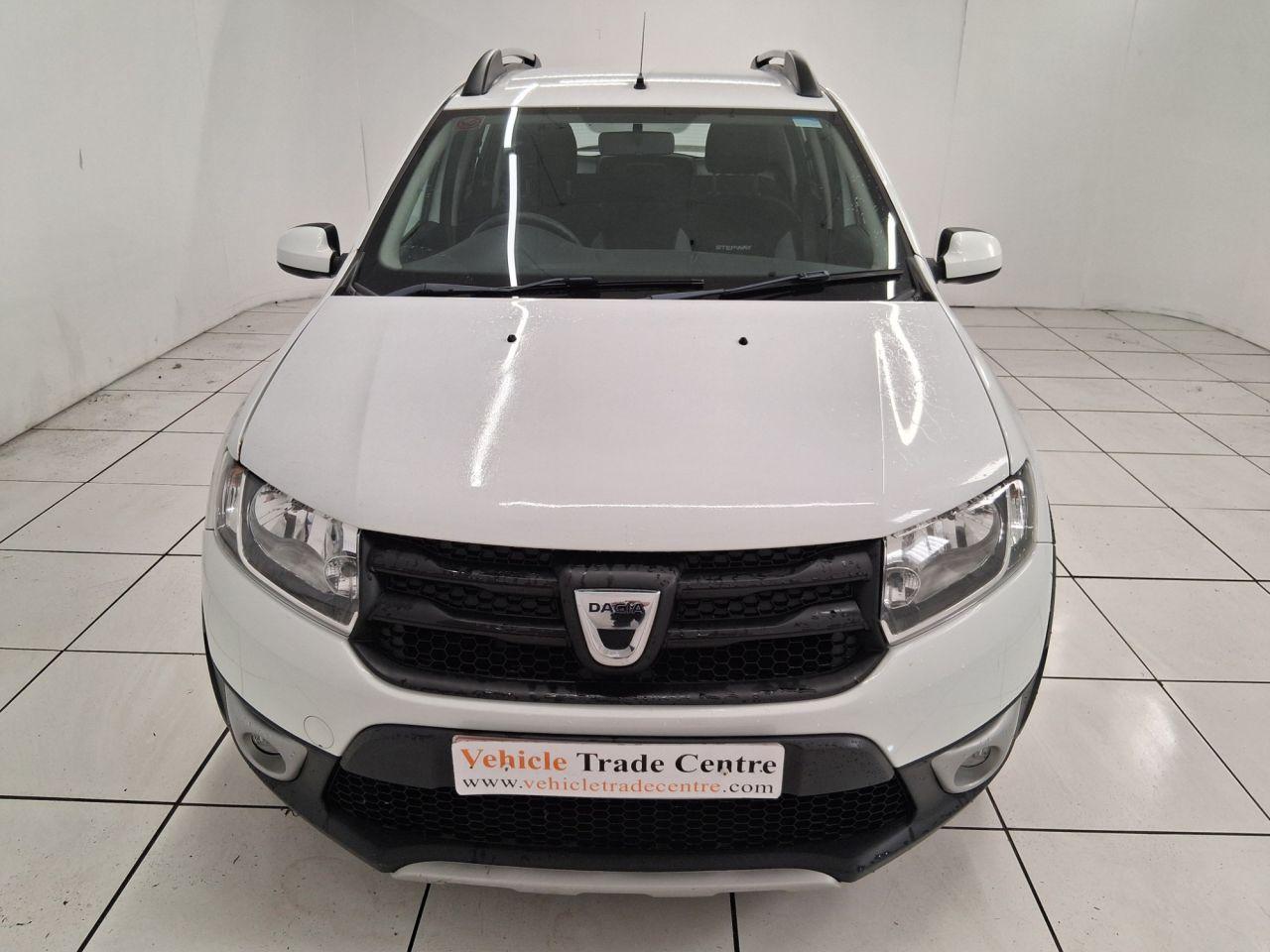 Used Dacia Sandero Stepway 2016 for sale - 76138724: Photo 2