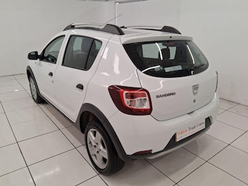 Used Dacia Sandero Stepway 2016 for sale - 76138724: Photo 4
