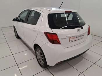 Used Toyota Yaris 2015 for sale - 74358210: Photo