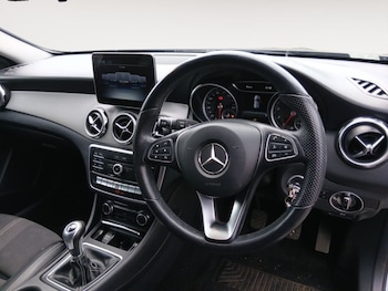 Used Mercedes-Benz GLA 2019 for sale - 79400509: Photo