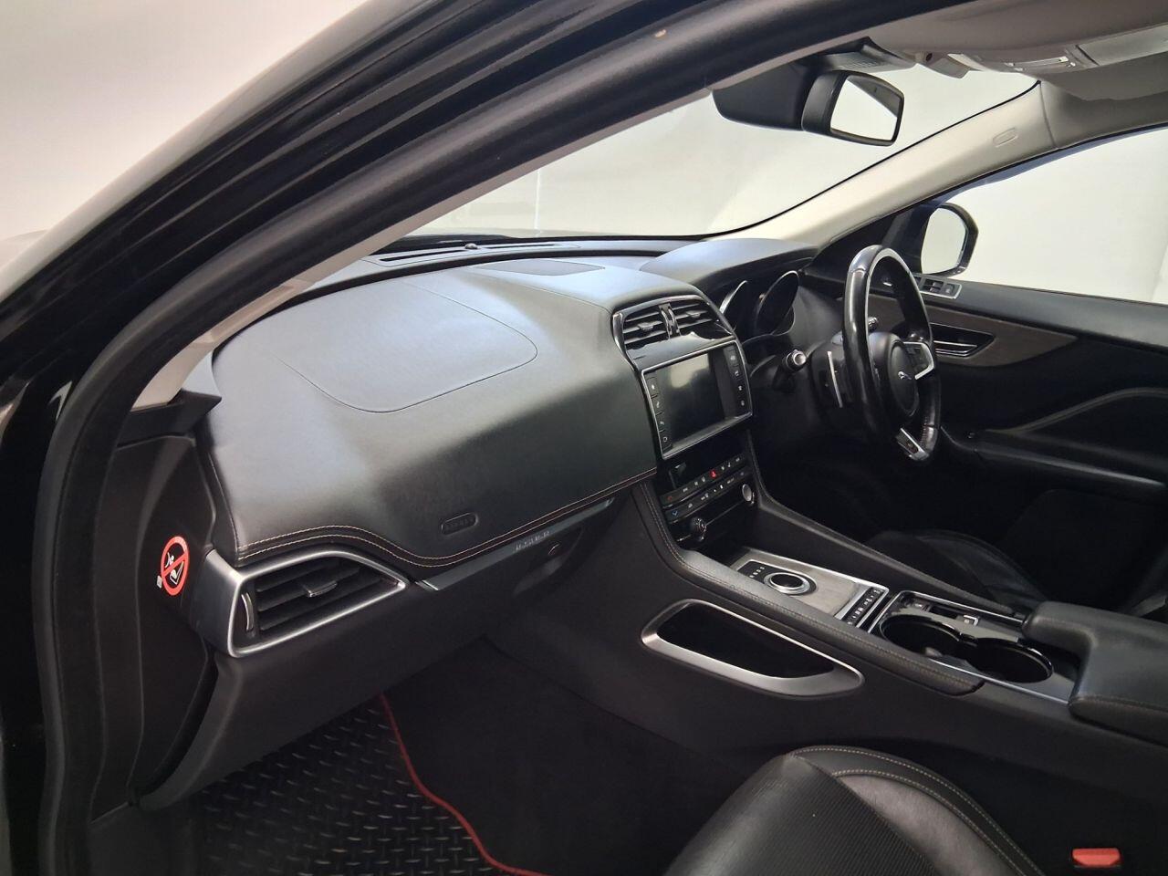 Used Jaguar F-Pace 2016 for sale - 76137374: Photo 14