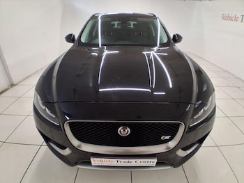 Used Jaguar F-Pace 2016 for sale - 76137374: Photo 2