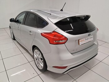 Used Ford Focus 2017 for sale - 76457629: Photo