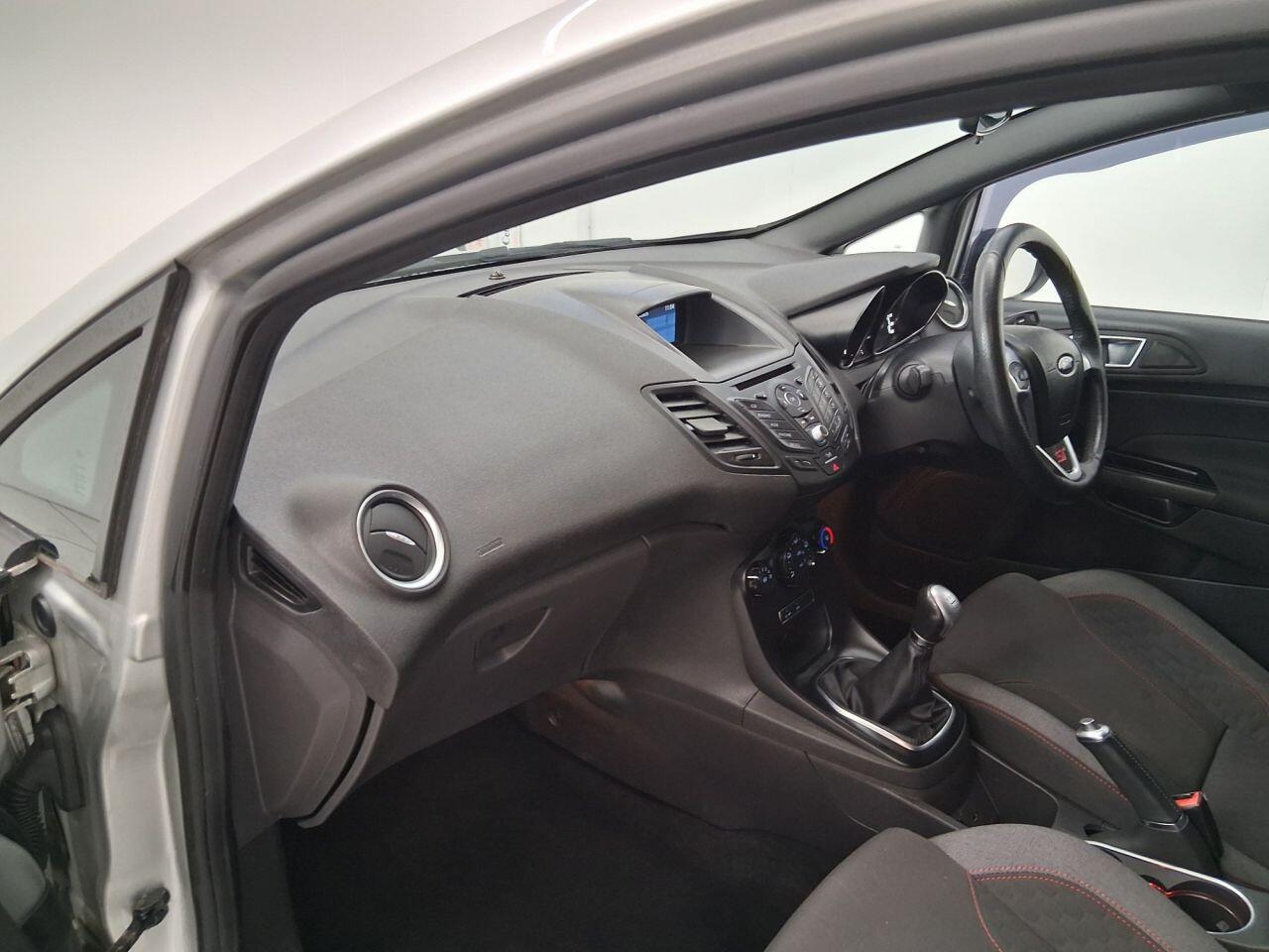 Used Ford Fiesta 2016 for sale - 76388859: Photo 13