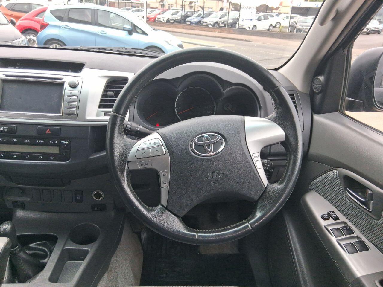 Used Toyota Hilux 2013 for sale - 76138264: Photo 9