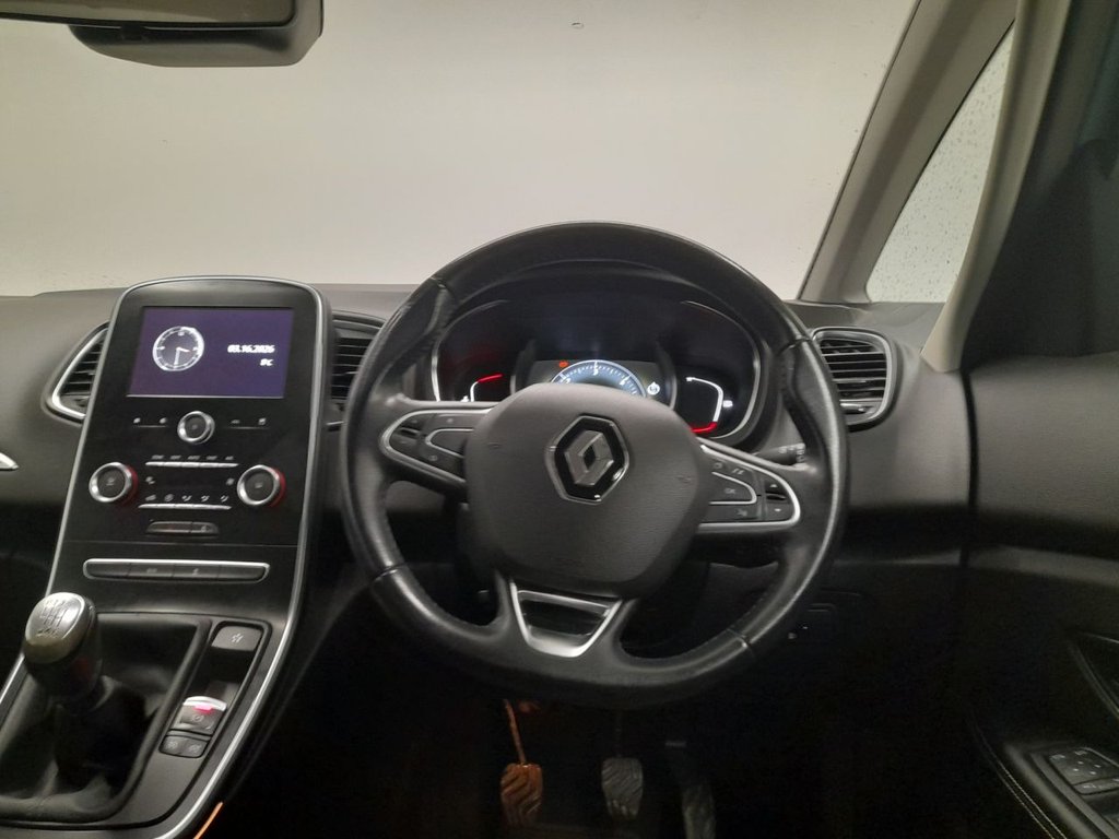 Used Renault Grand Scenic 2018 for sale - 77967136: Photo 10