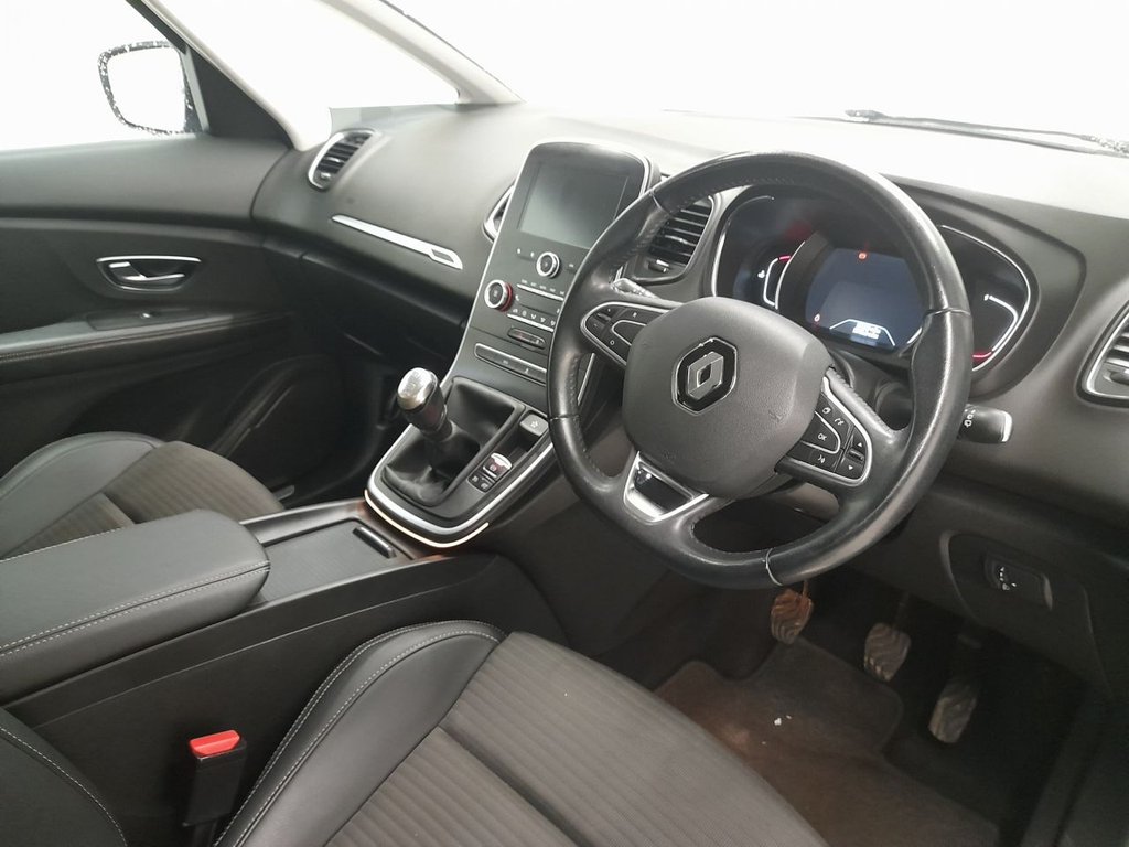 Used Renault Grand Scenic 2018 for sale - 77967136: Photo 11
