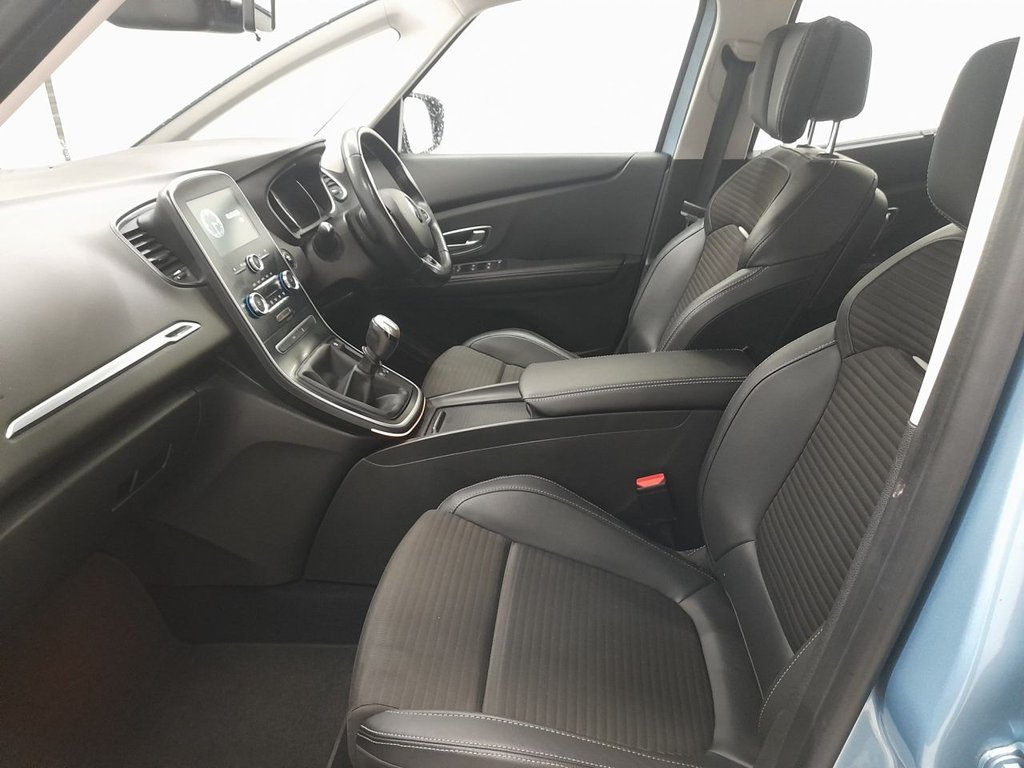 Used Renault Grand Scenic 2018 for sale - 77967136: Photo 16