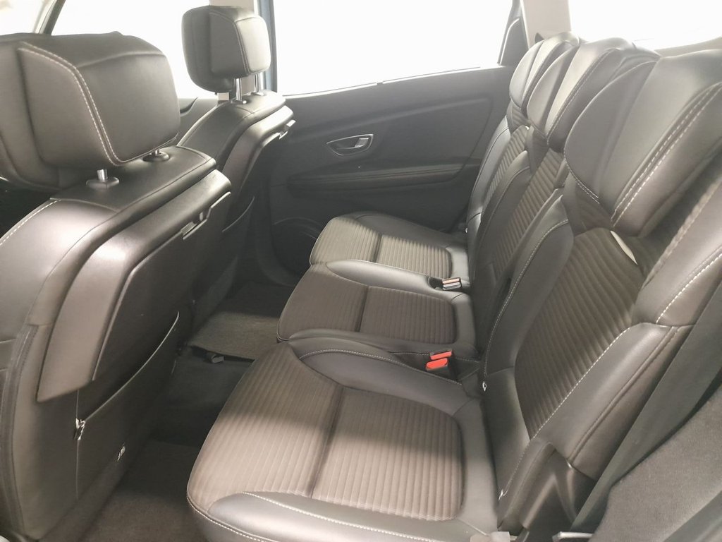 Used Renault Grand Scenic 2018 for sale - 77967136: Photo 17