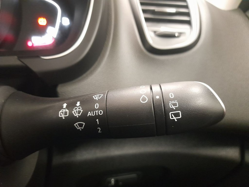 Used Renault Grand Scenic 2018 for sale - 77967136: Photo 21