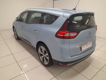 Used Renault Grand Scenic 2018 for sale - 77967136: Photo