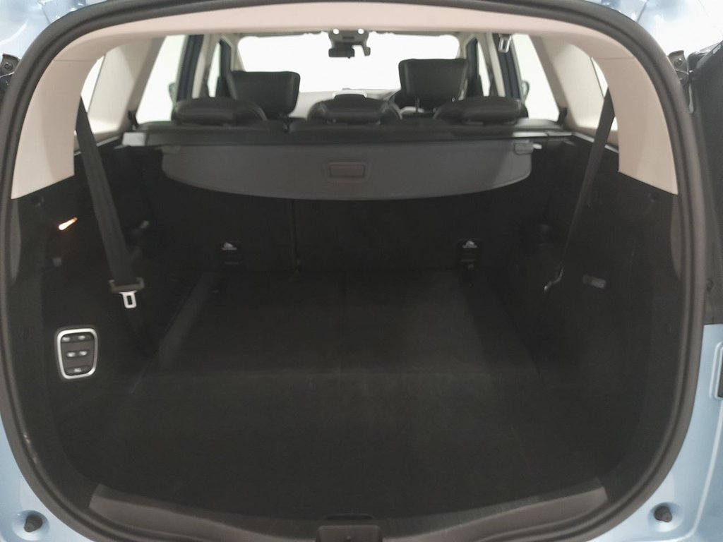 Used Renault Grand Scenic 2018 for sale - 77967136: Photo 8