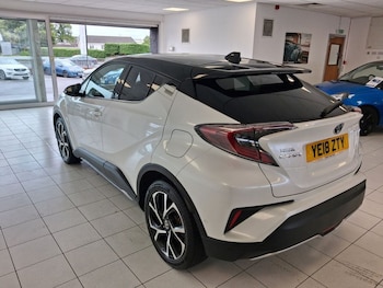 Used Toyota C-HR 2018 for sale - 79323200: Photo