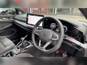 Used Volkswagen Golf 2024 for sale - 76413547: Photo