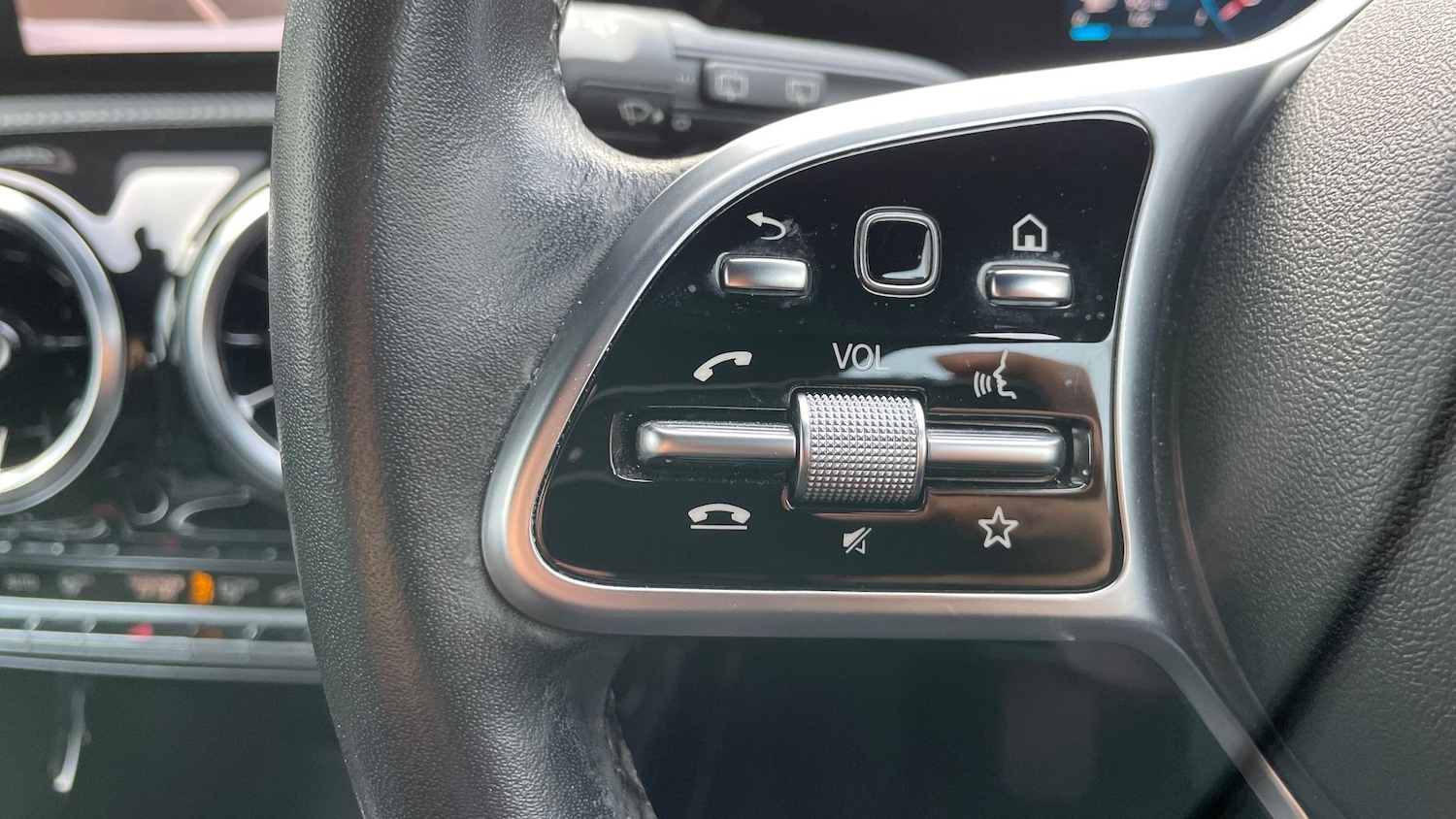 Used Mercedes-Benz A-Class 2019 for sale - 77065892: Photo 19