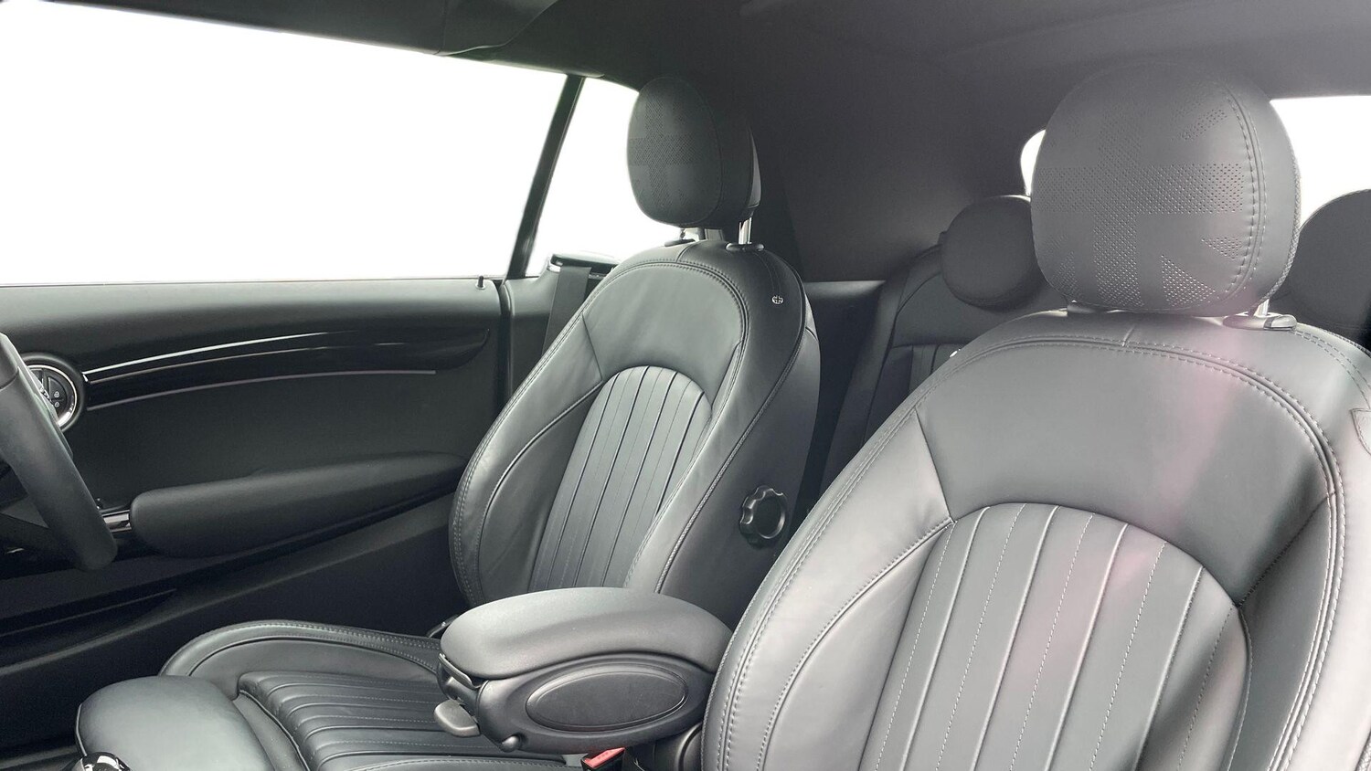 Used MINI Convertible 2023 for sale - 76413761: Photo 11