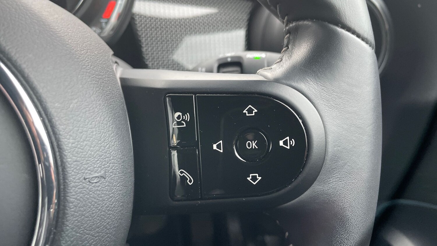 Used MINI Convertible 2023 for sale - 76413761: Photo 32