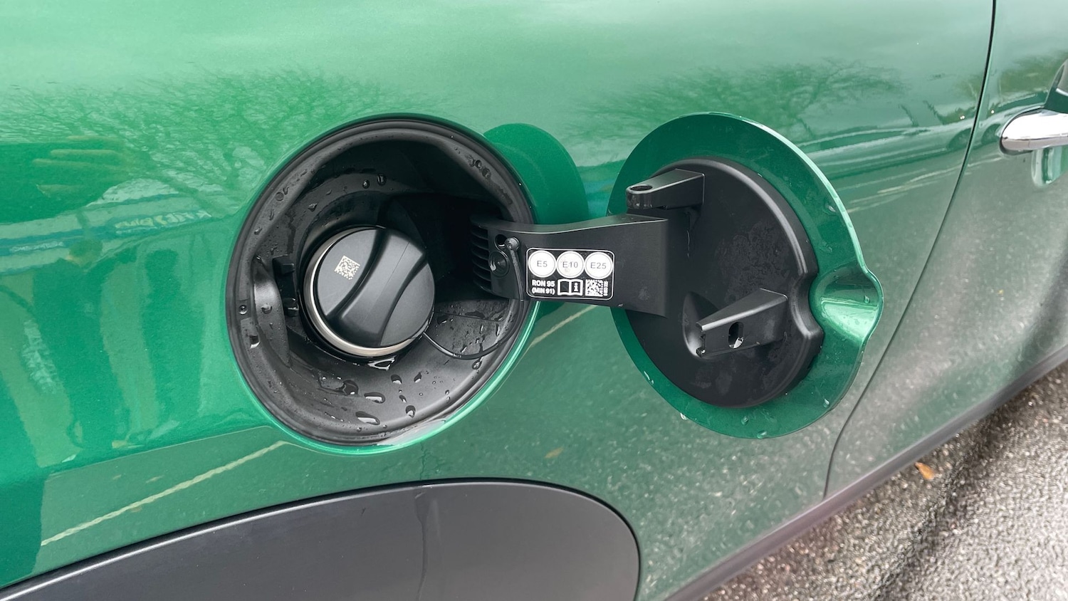 Used MINI Convertible 2023 for sale - 76413761: Photo 40