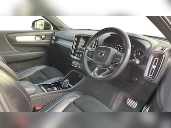 Used Volvo XC40 2021 for sale - 76413689: Photo