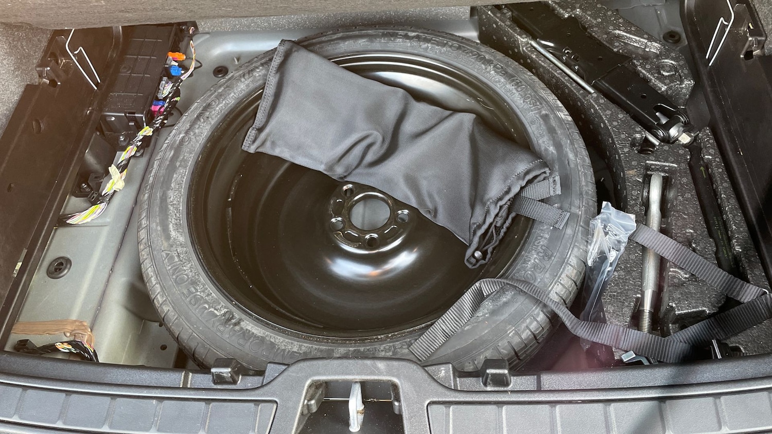 Used Volvo XC40 2021 for sale - 76413689: Photo 40