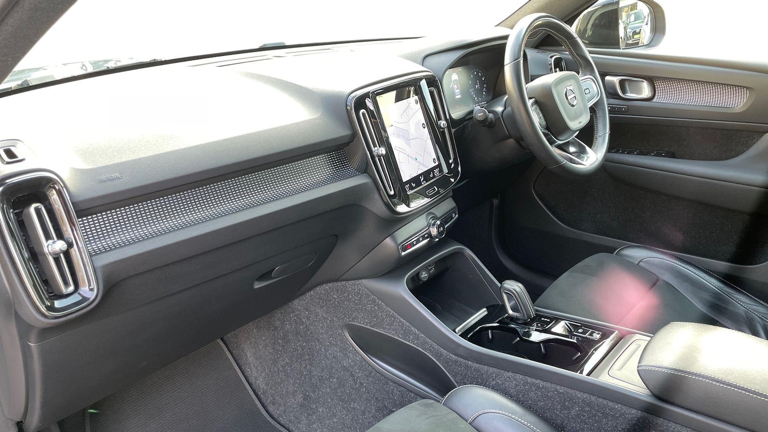 Used Volvo XC40 2021 for sale - 76413689: Photo 8