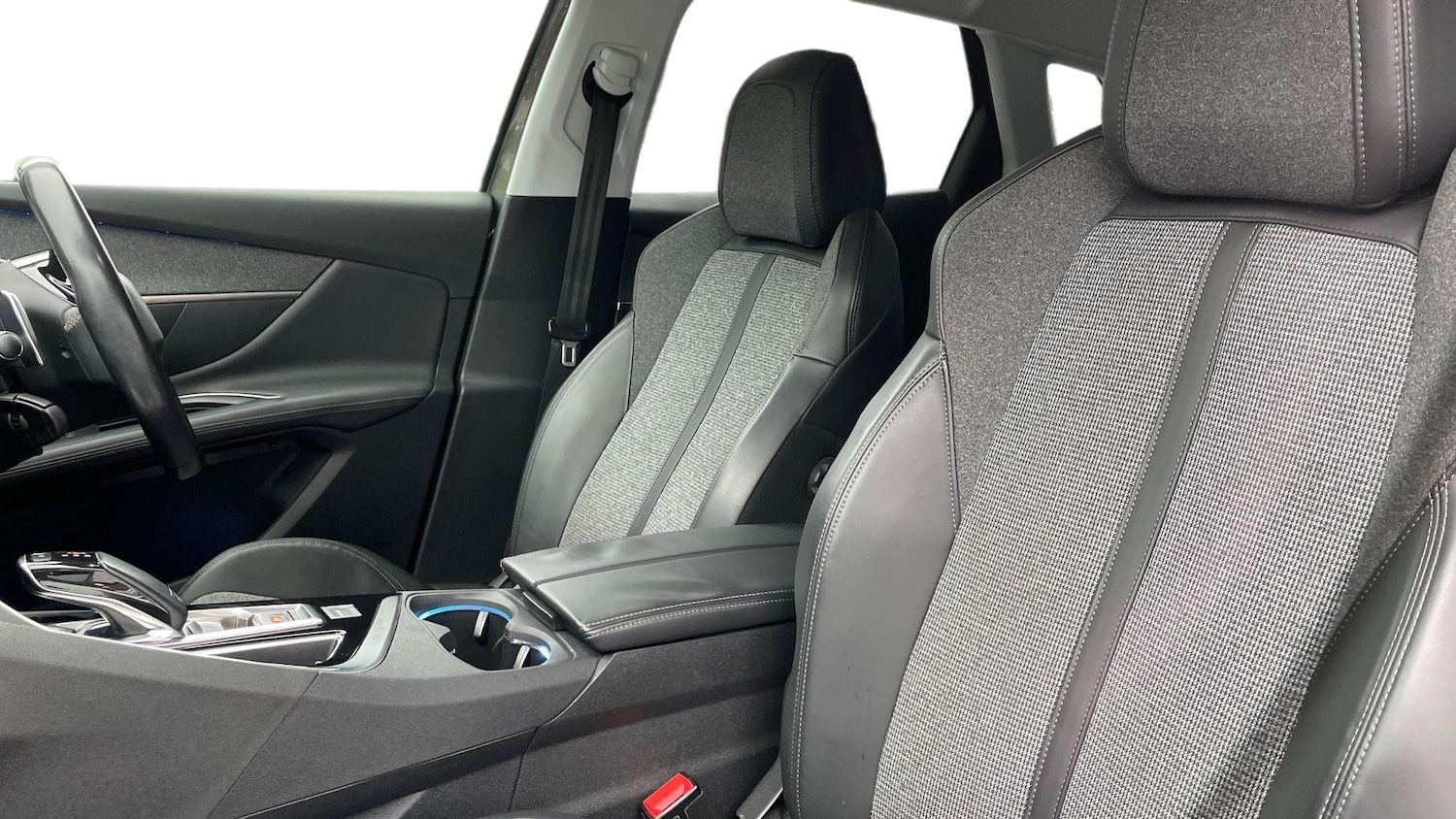 Used Peugeot 3008 2018 for sale - 76413779: Photo 11