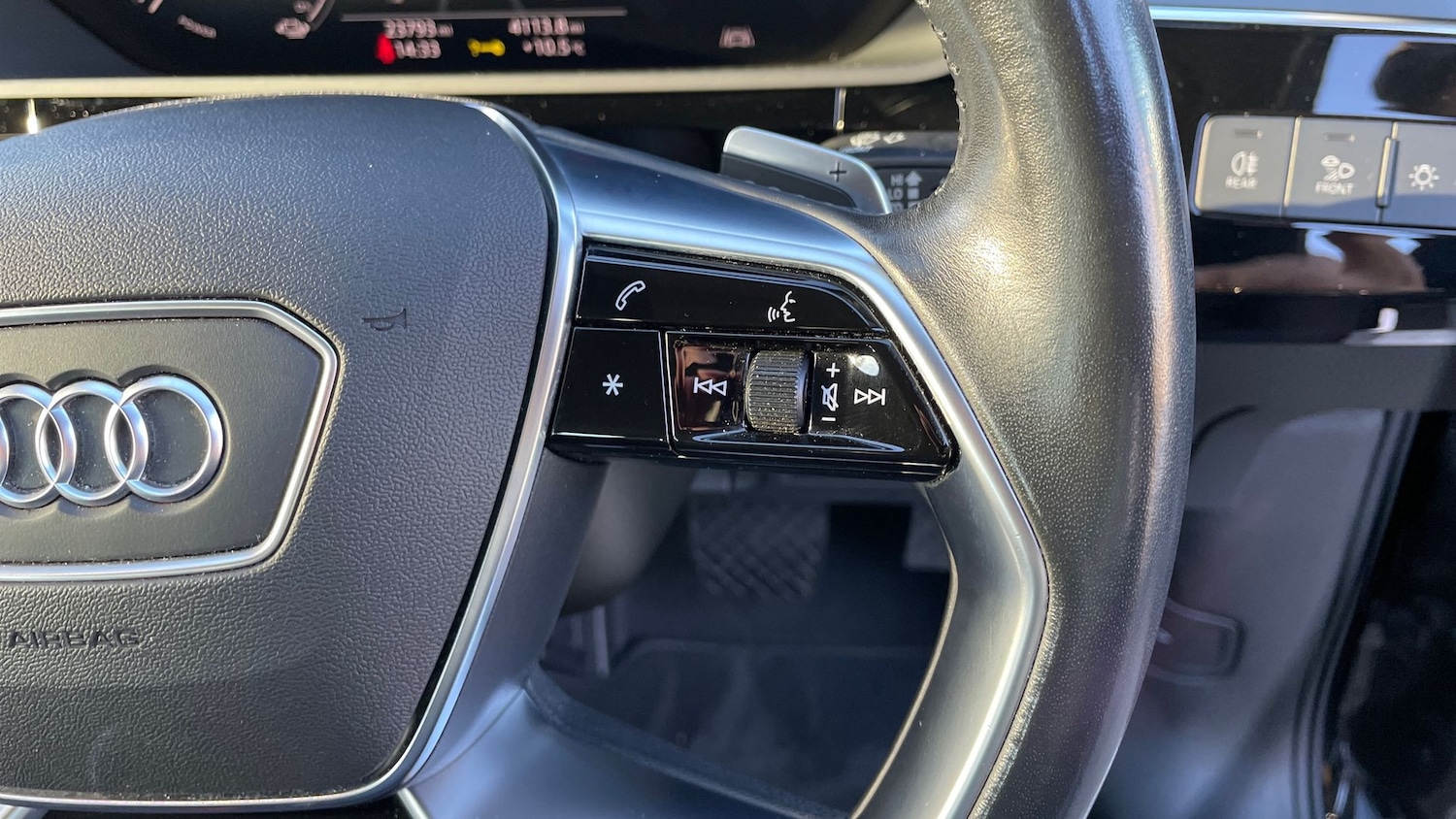 Used Audi e-tron 2020 for sale - 76627509: Photo 28