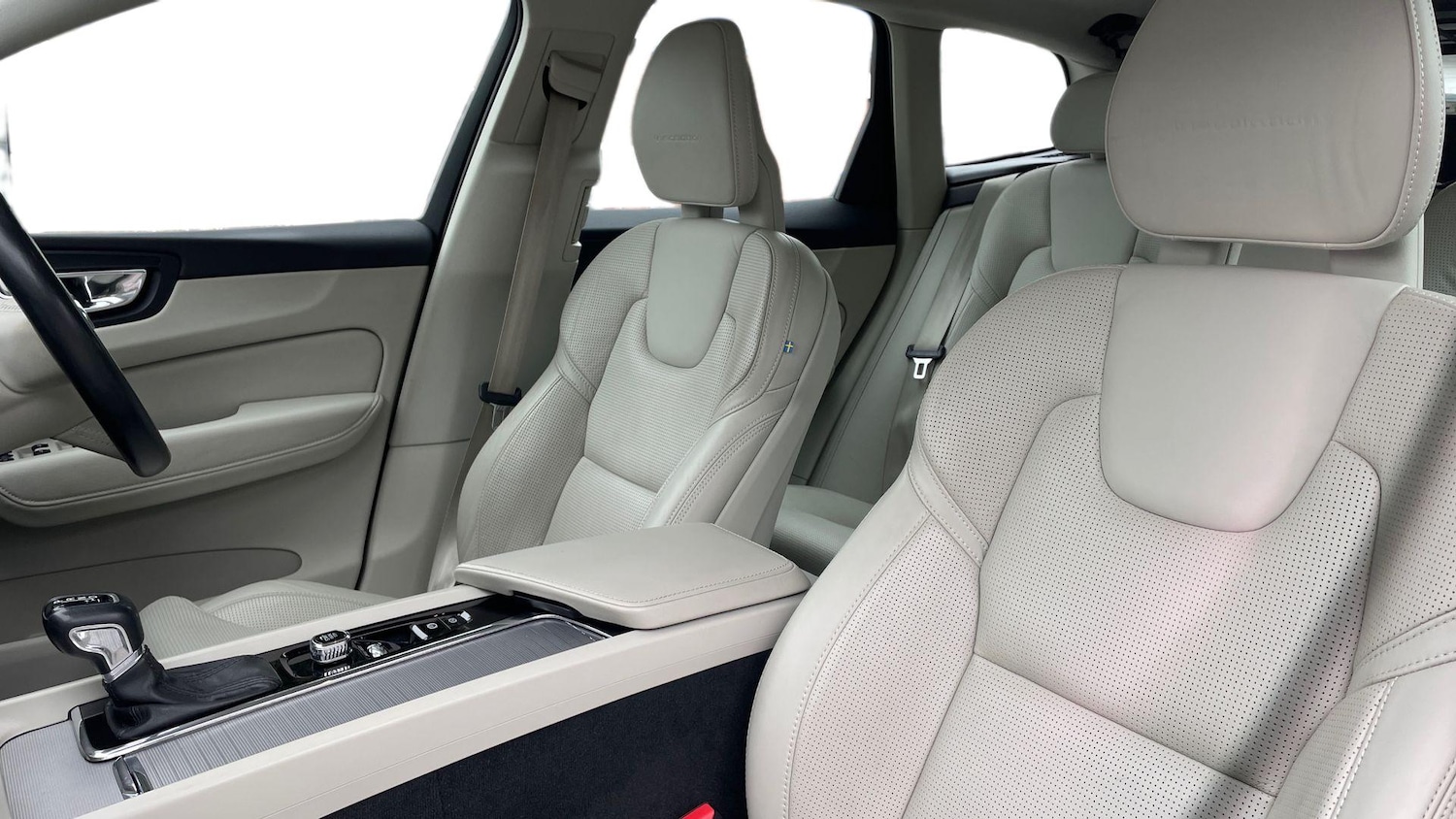 Used Volvo XC60 2018 for sale - 76413772: Photo 11