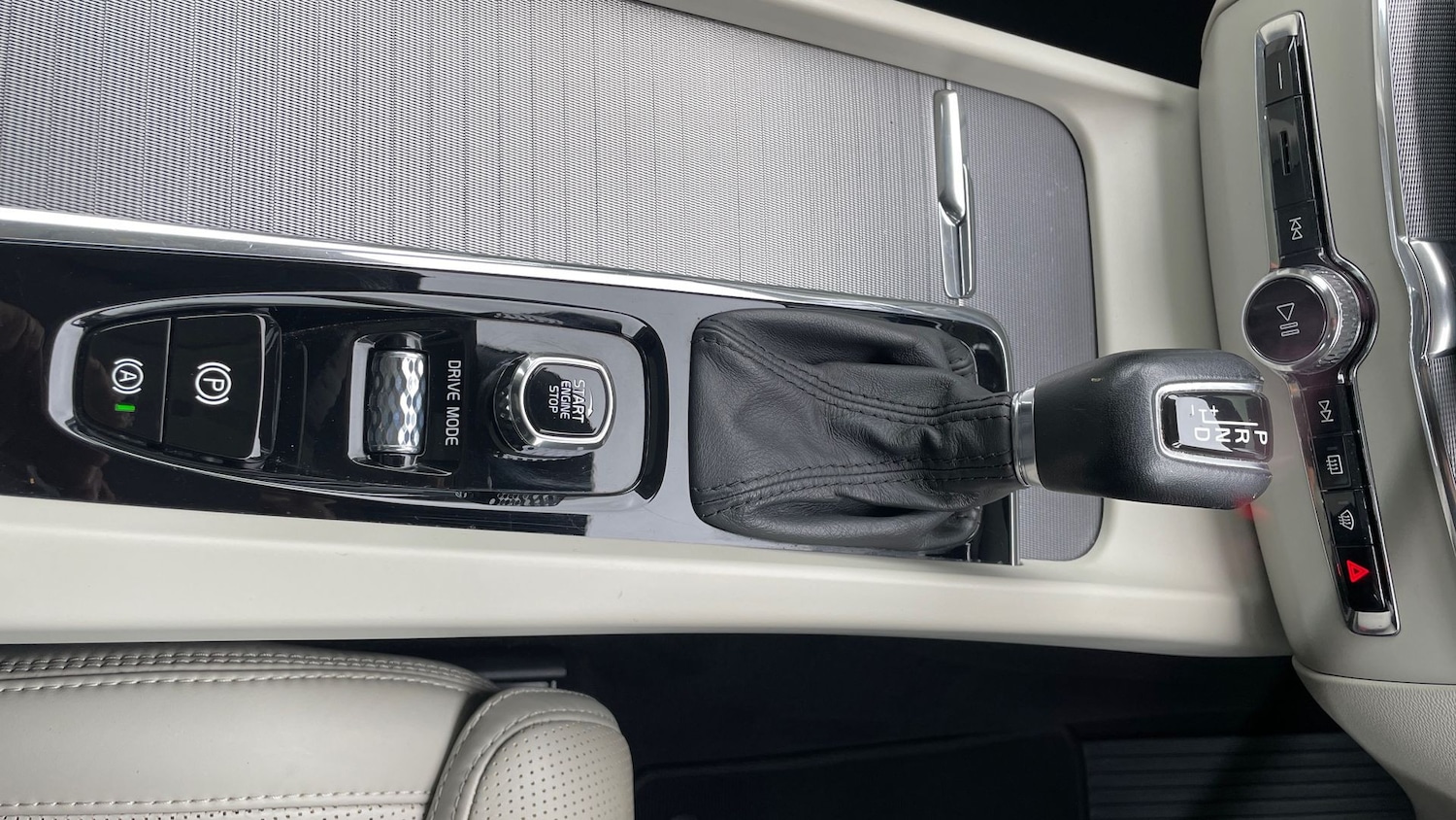 Used Volvo XC60 2018 for sale - 76413772: Photo 23