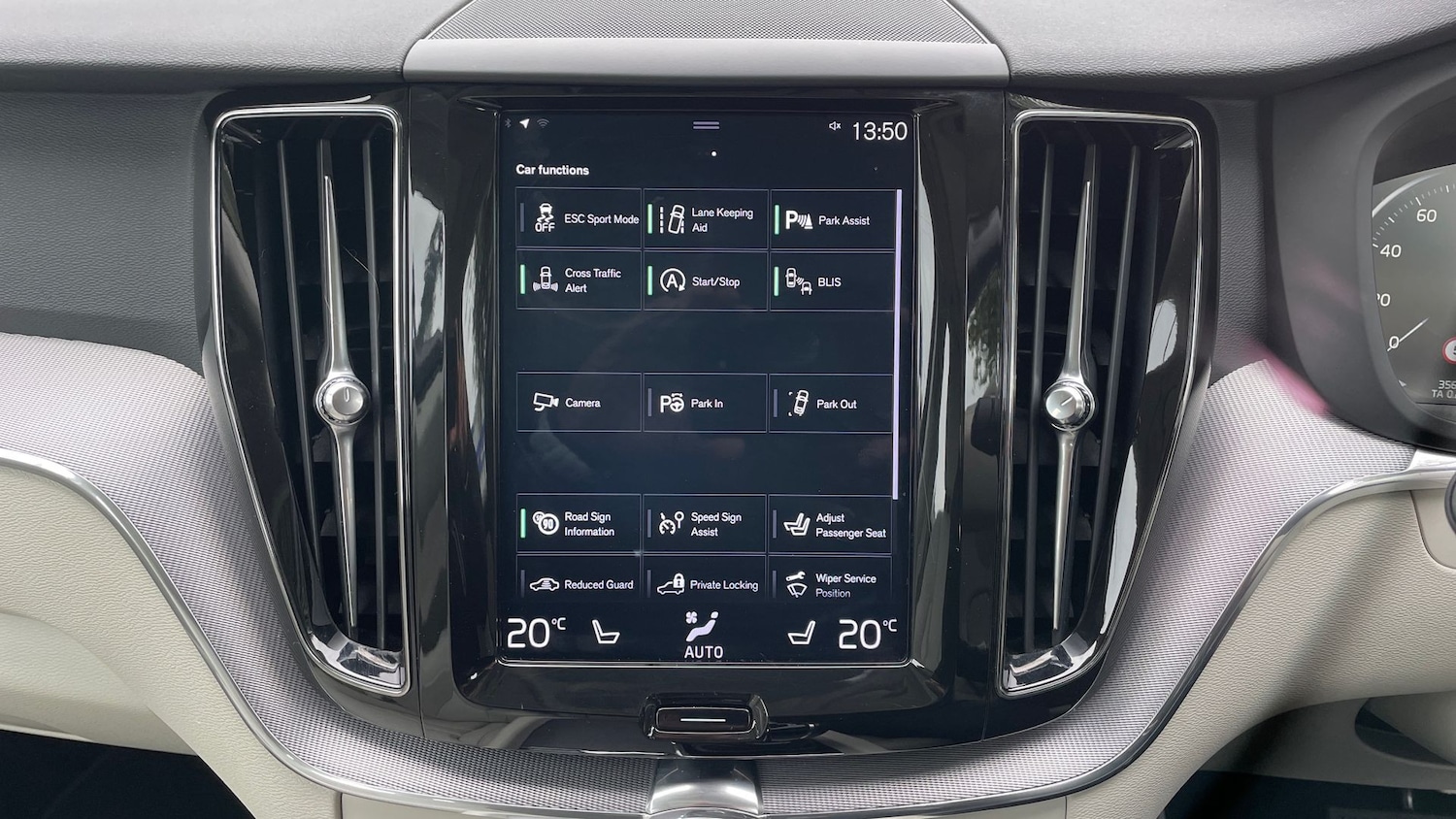 Used Volvo XC60 2018 for sale - 76413772: Photo 27