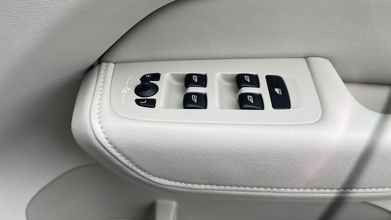 Used Volvo XC60 2018 for sale - 76413772: Photo 31