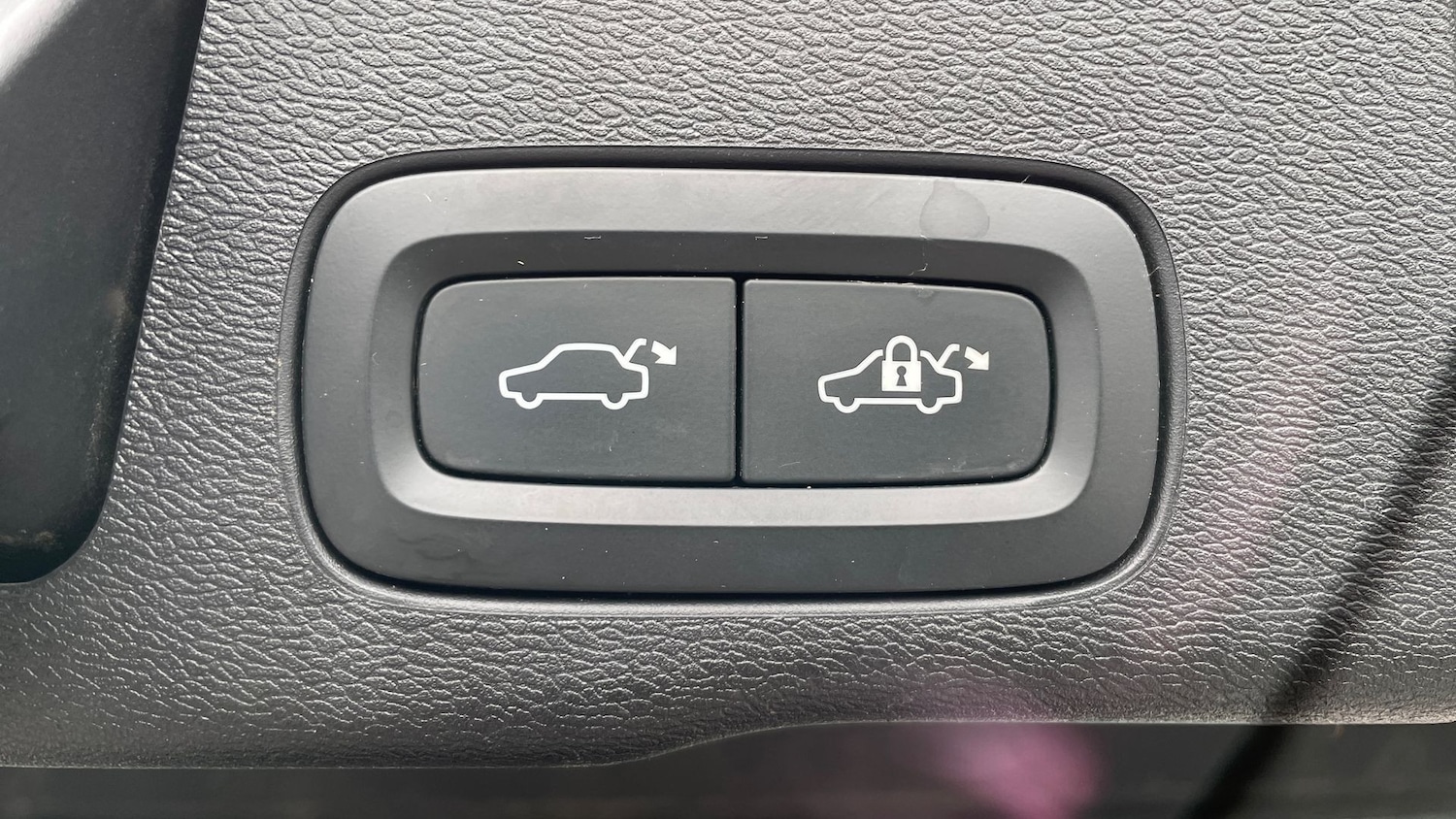 Used Volvo XC60 2018 for sale - 76413772: Photo 37