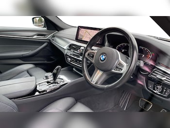 Used BMW 5 Series 2021 for sale - 77152428: Photo