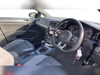 Used Volkswagen Golf 2018 for sale - 76413801: Photo