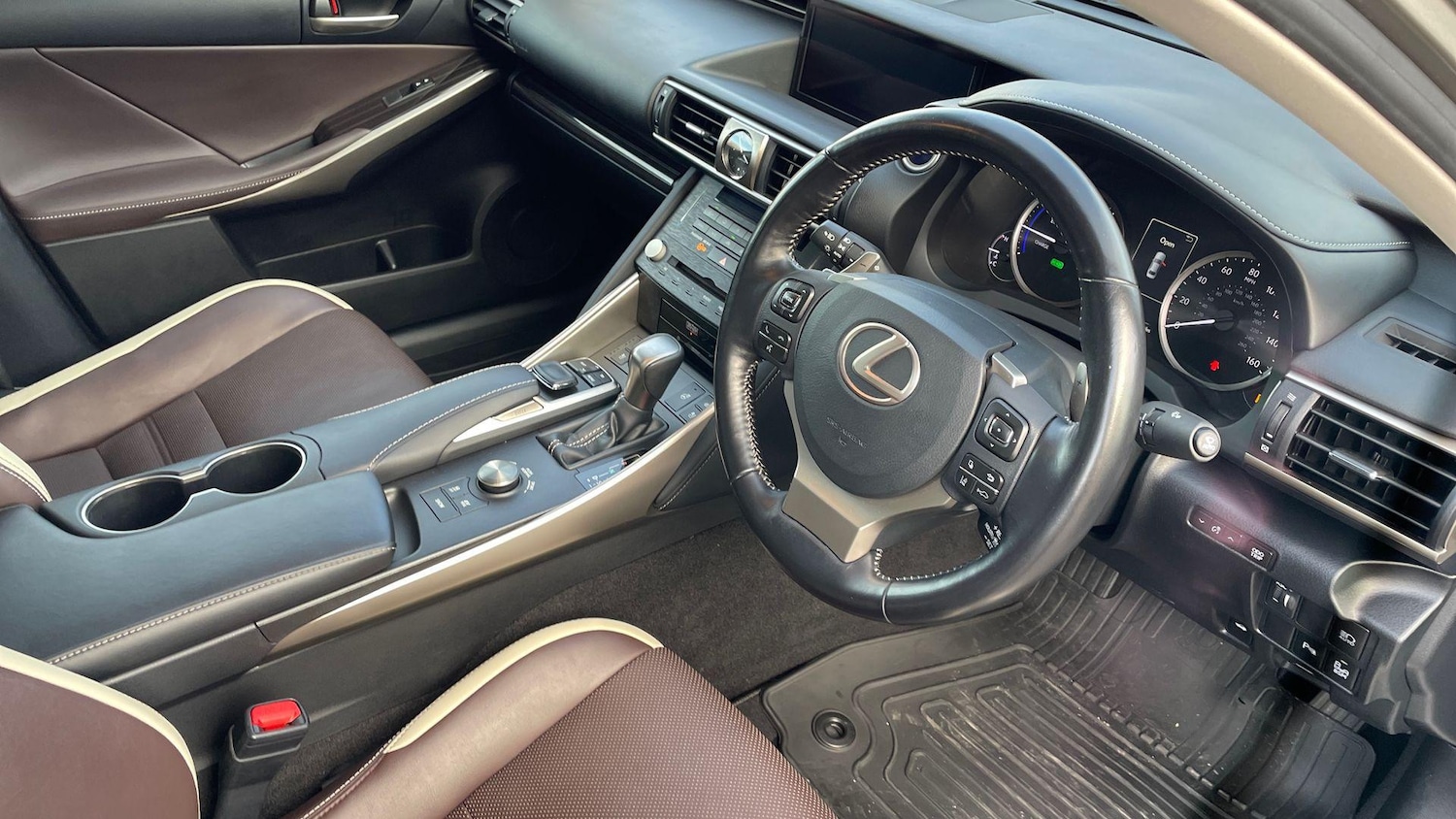 Used Lexus IS 2019 for sale - 76536982: Photo 3