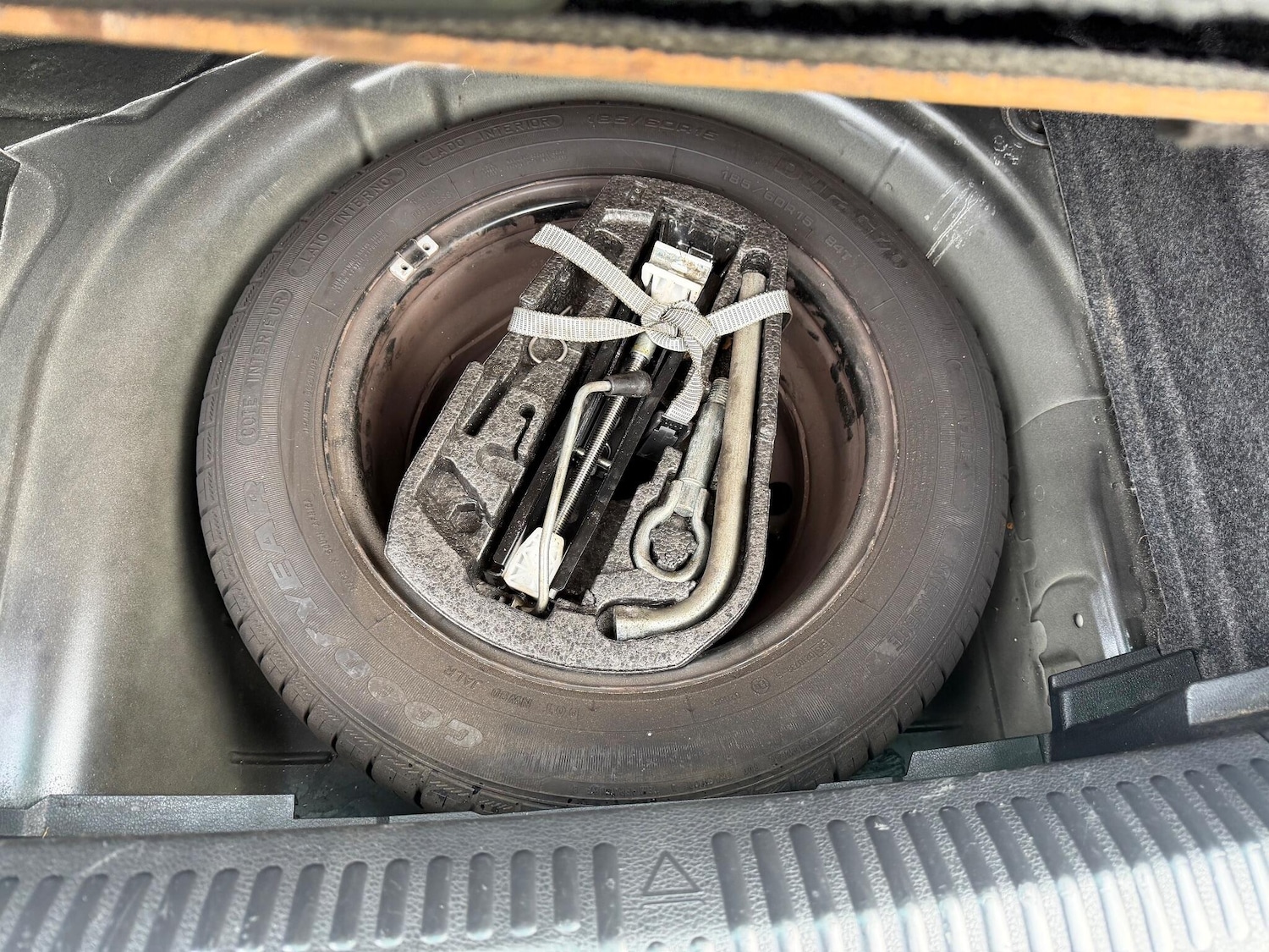 Used Volkswagen Polo 2011 for sale - 76781470: Photo 26