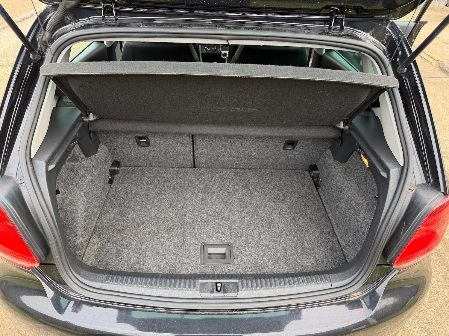 Used Volkswagen Polo 2011 for sale - 76781470: Photo 30