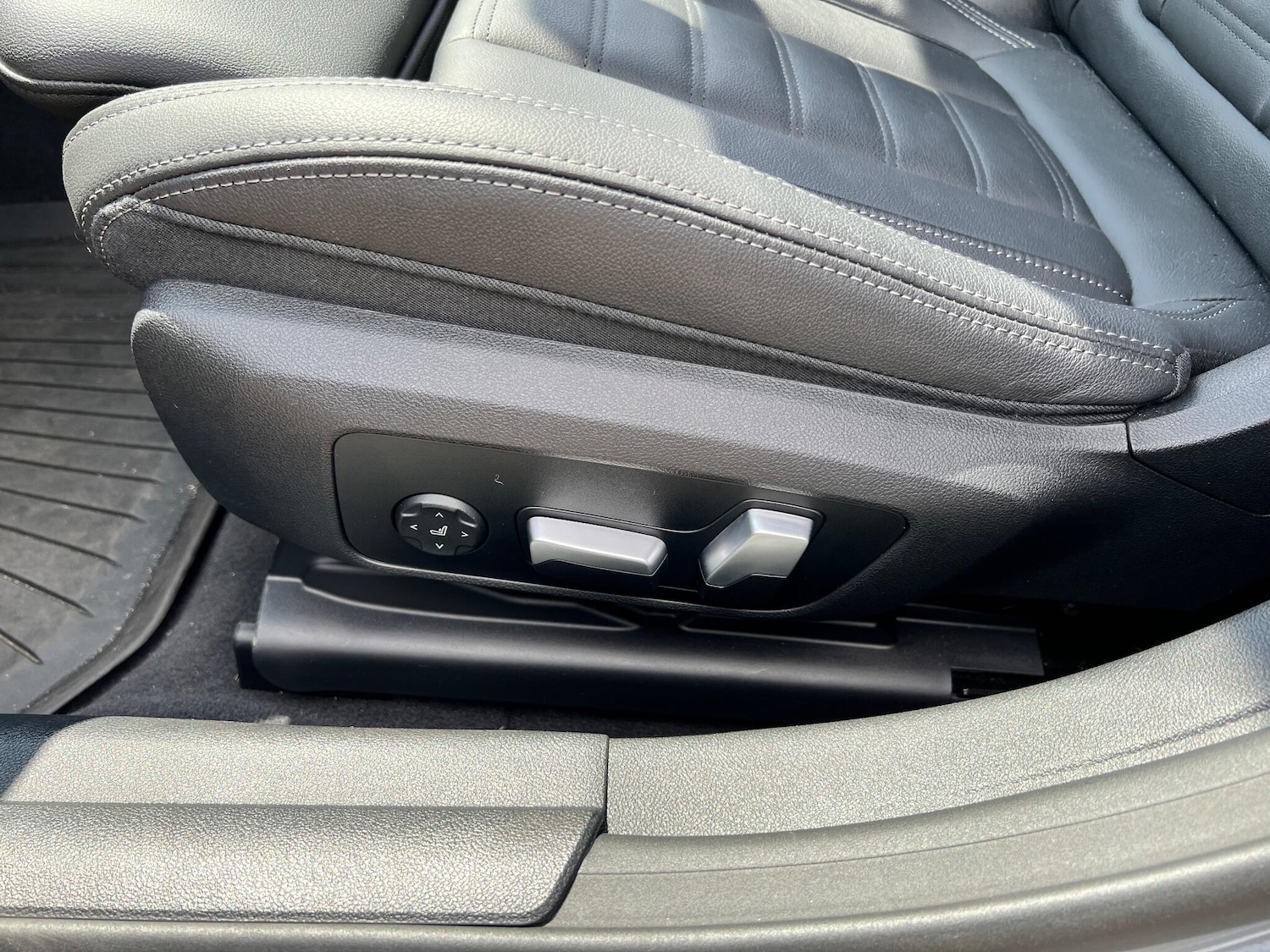 Used BMW i4 2023 for sale - 77120144: Photo 39