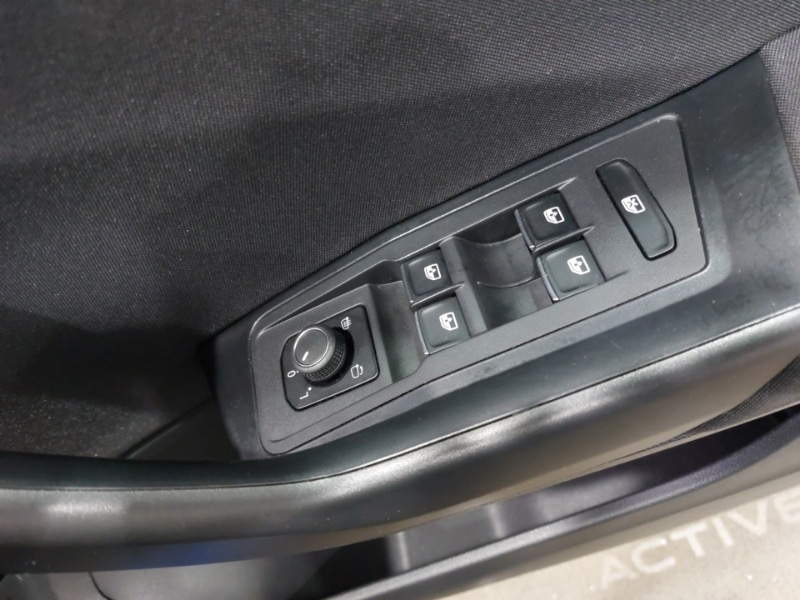 Used Volkswagen T-Roc 2022 for sale - 77999937: Photo 14