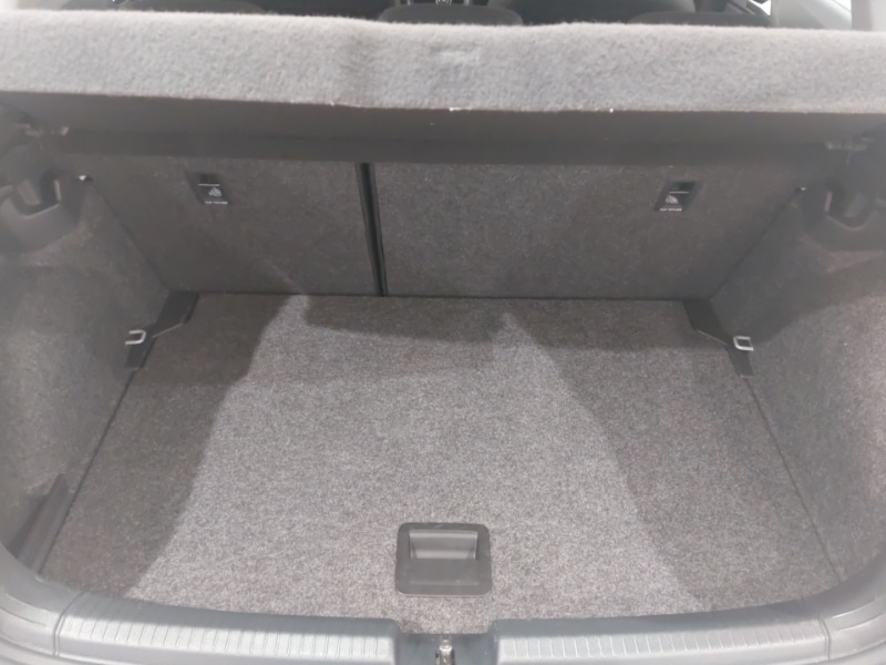 Used Volkswagen Polo 2018 for sale - 77141993: Photo 8