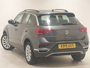 Used Volkswagen T-Roc 2019 for sale - 77105713: Photo