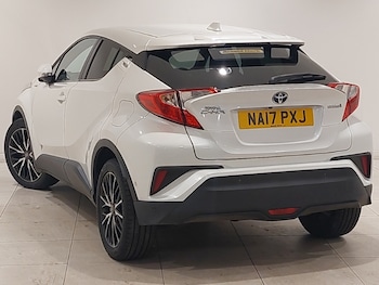 Used Toyota C-HR 2017 for sale - 78647598: Photo
