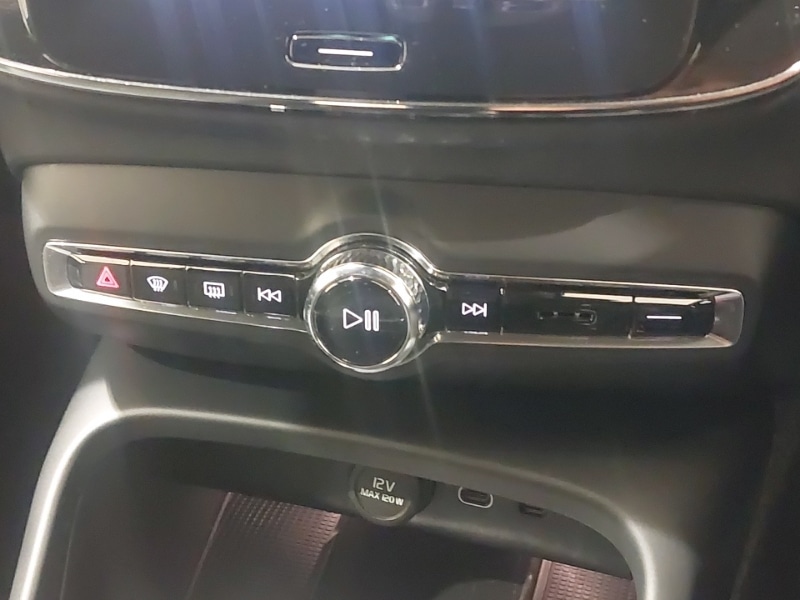 Used Volvo XC40 2023 for sale - 76885349: Photo 17