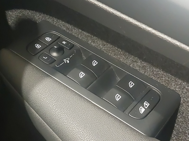 Used Volvo XC40 2023 for sale - 76885349: Photo 19