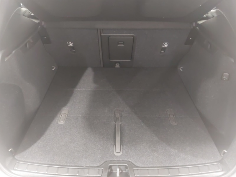 Used Volvo XC40 2023 for sale - 76885349: Photo 8